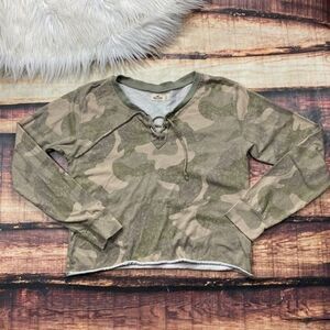 $5 SALE! Hollister Camo Long Sleeve Crop Top Camouflage